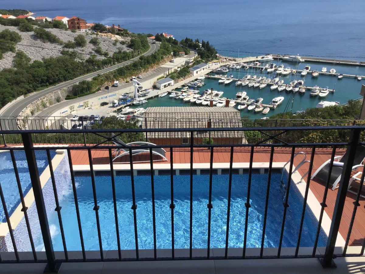 Apartments Villa Manda Novi Vinodolski Exterior foto