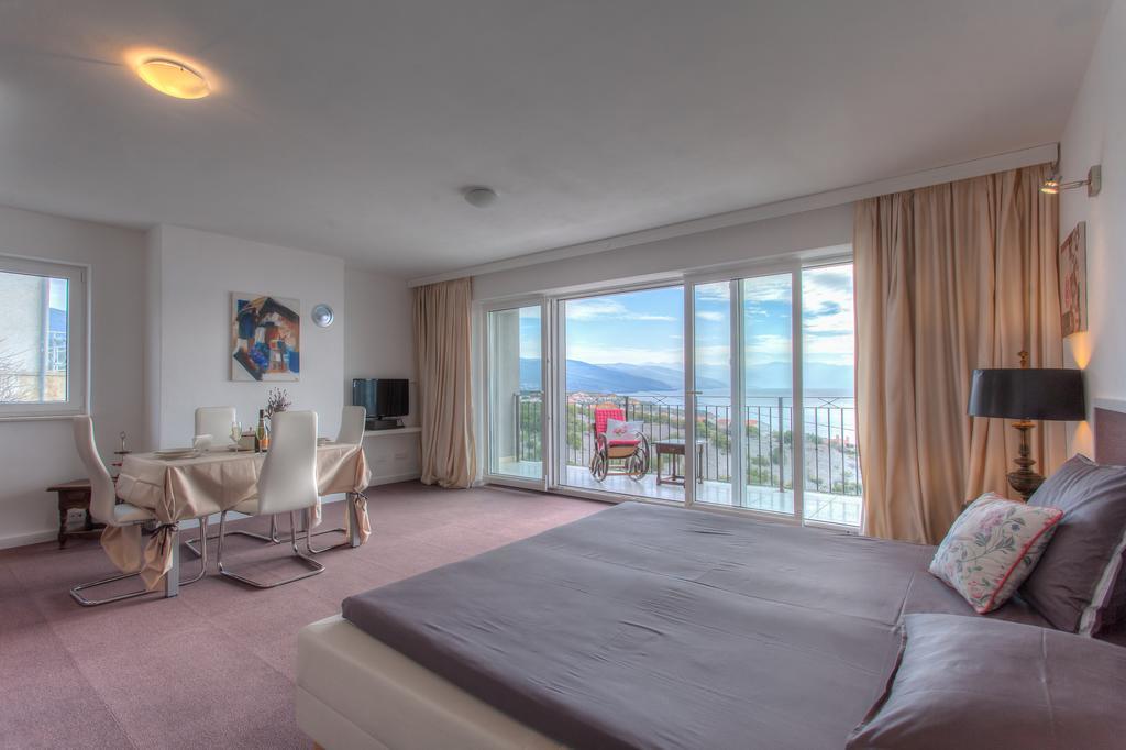 Apartments Villa Manda Novi Vinodolski Habitación foto